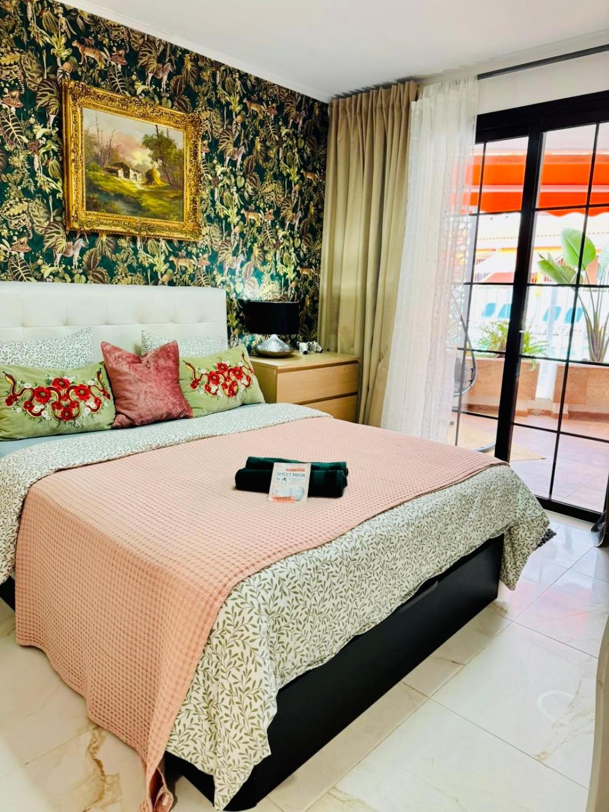 Apartment With Terrace And Pool, Los Cristianos Los Cristianos (Tenerife) Eksteriør billede