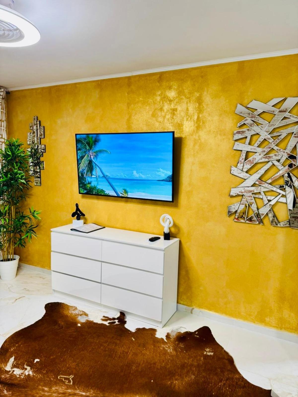 Apartment With Terrace And Pool, Los Cristianos Los Cristianos (Tenerife) Eksteriør billede